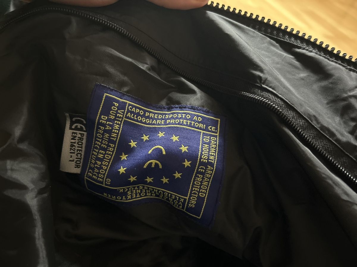IXS Lotti di vestiti: IXS Motorrad Kleiderset! – Usato da Kleinandelfingen venduto da Telluxx 4