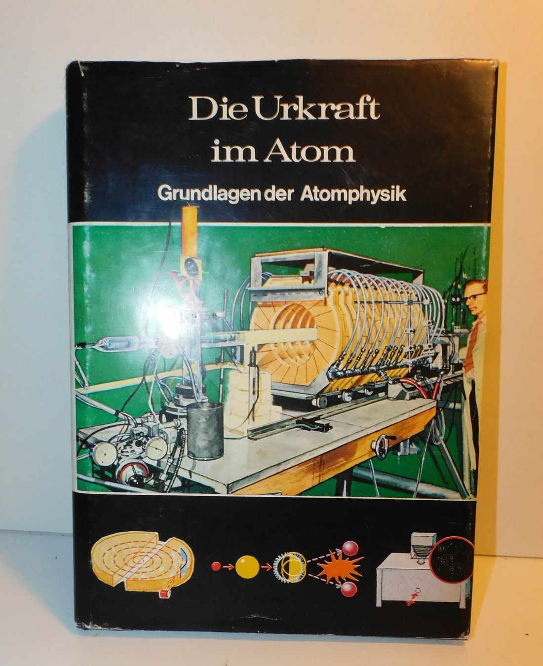Bücher: Buch die Urkraft im Atom  50er Jahre – Gebraucht aus Sursee von 76