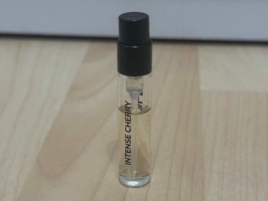 Montale Profumi & Eau de Toilette: 2ml Montale - Intense Cherry - Original Sample – Nuovo (secondo la descrizione) da Chur venduto da dajan.17