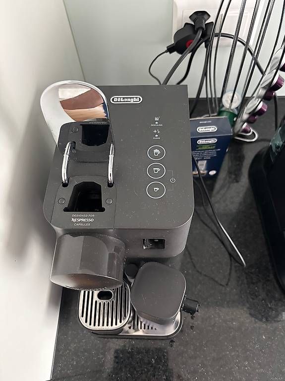 Kaffeemaschinen & Espressomaschinen: DELONGHI NESPRESSO Kapselkaffeemaschine – Gebraucht aus Frauenfeld von ela_5bg2