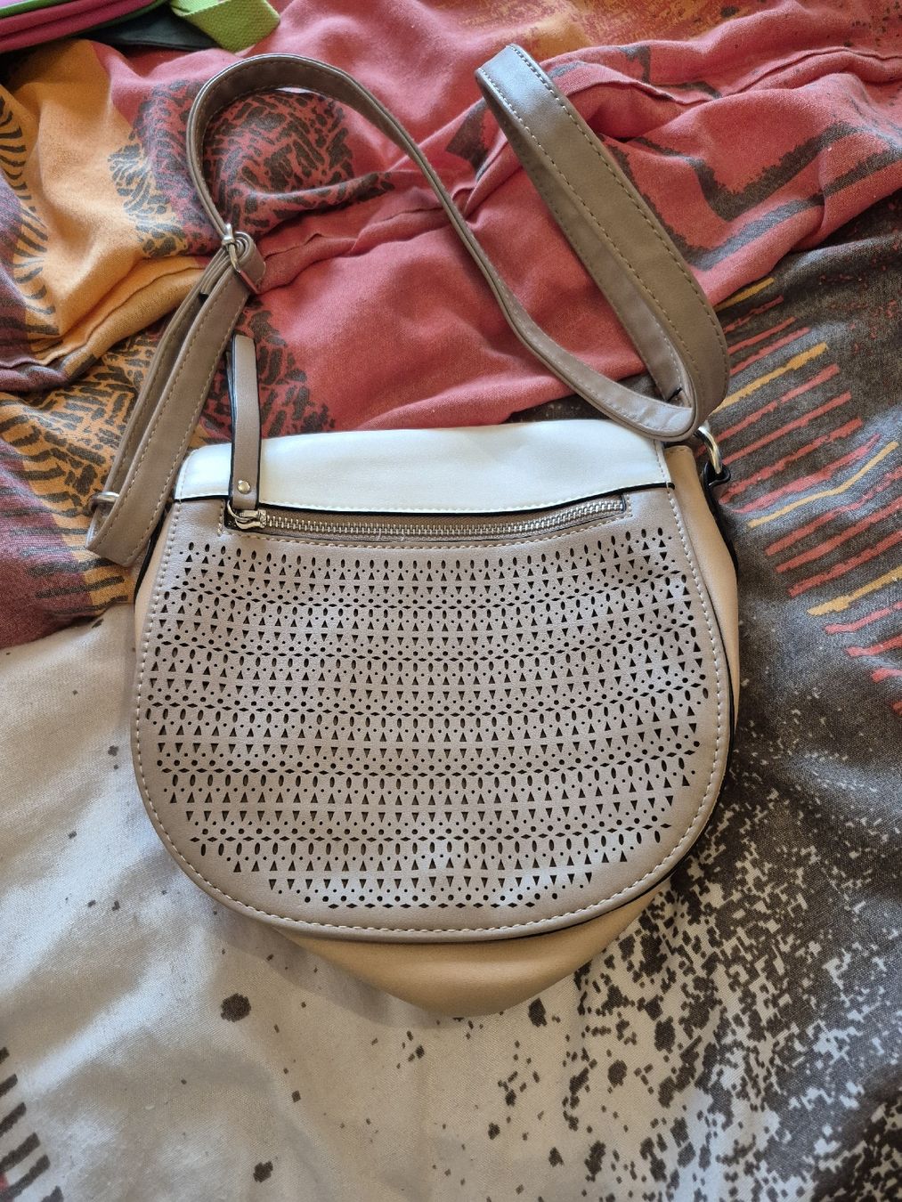 Taschen für Damen: Handtasche – Gebraucht aus Oberweningen von Bumblebee2