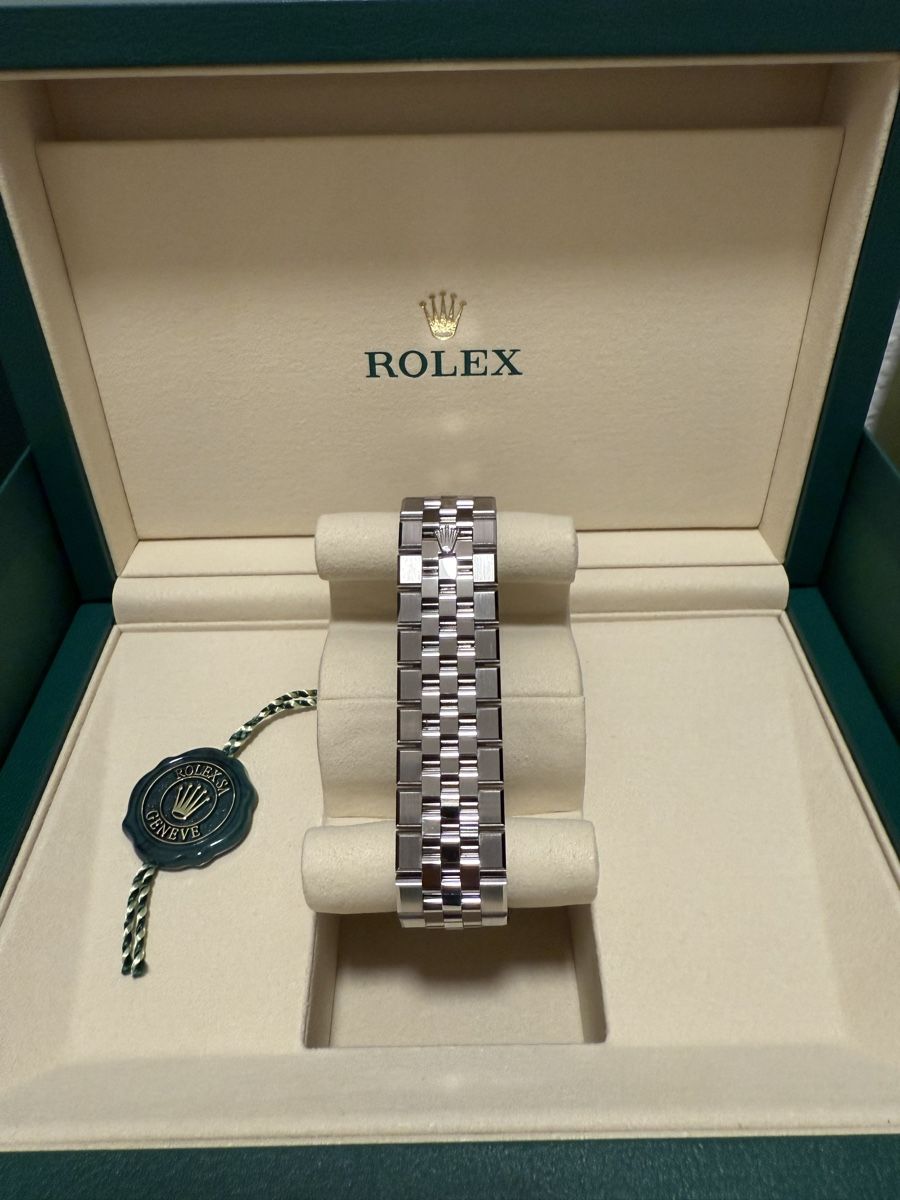 Rolex Uhren: Rolex Land-Dweller 40mm – Neu und originalverpackt aus Luzern von Rocky5 3