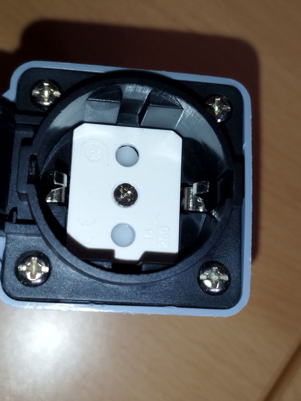 Unità & Adattatore: Adapter CEE16 auf Schuko – Nuovo (secondo la descrizione) da Volketswil venduto da elservice 2