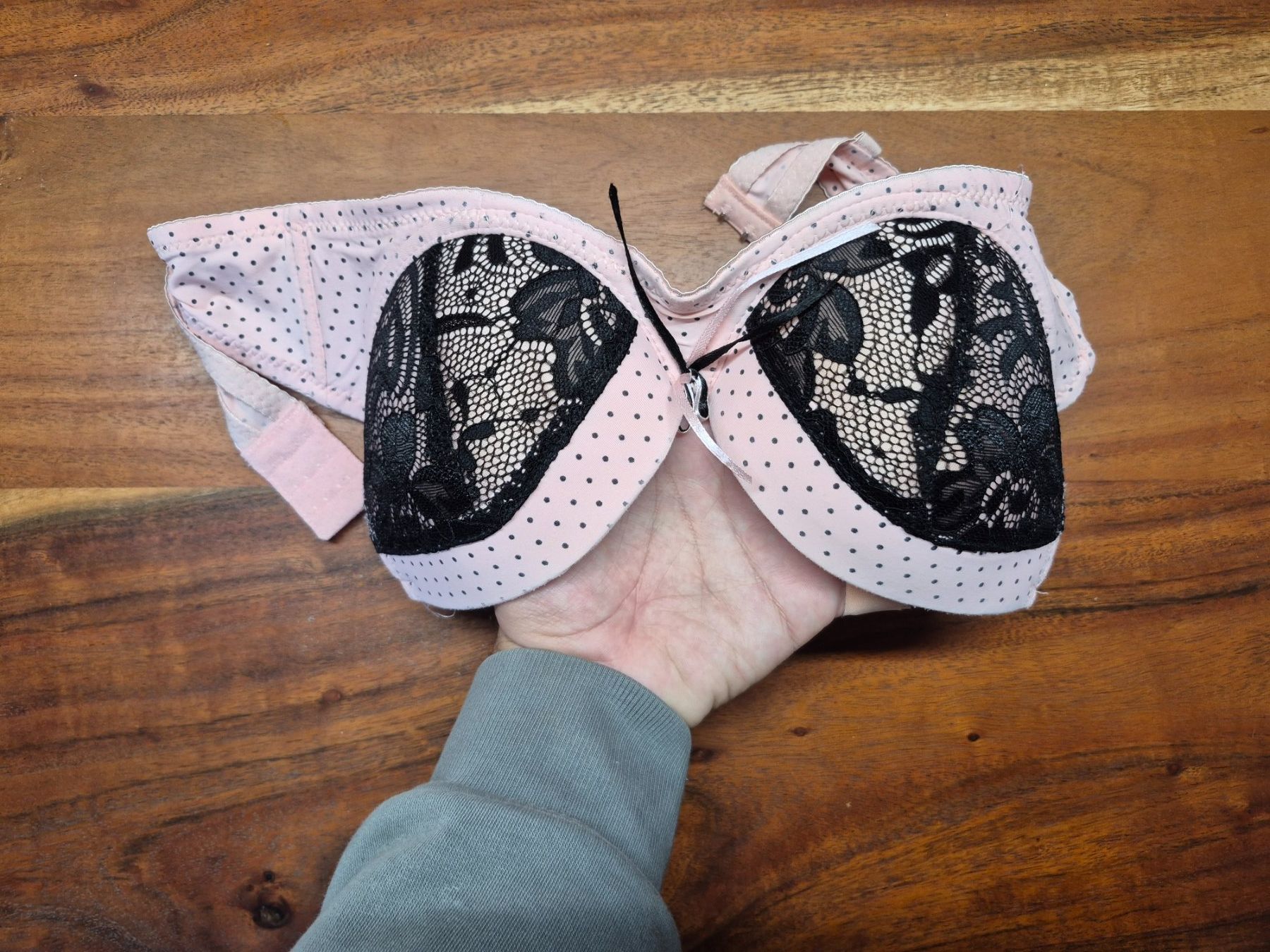 Altra biancheria intima: Schöner Rosa BH (80A) – Usato da Tagelswangen venduto da Daubinator7 1