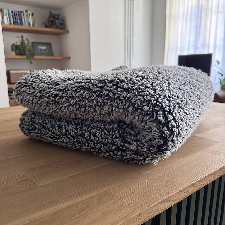 Decken: Polyester Kuscheldecke – Gebraucht aus Solothurn von Juliasju