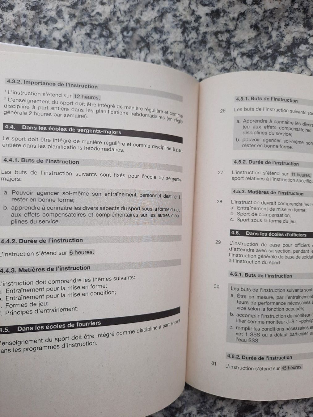 Libri: Sport dans l,armée – Usato da Ruswil venduto da Sammlergeist 2