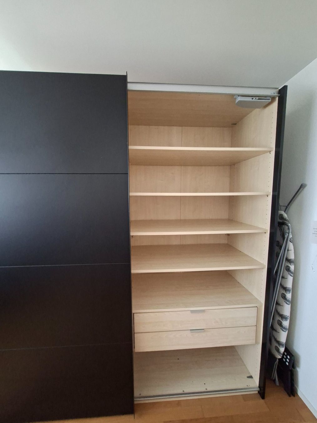Schränke: Kleiderschrank – Gebraucht aus Buchrain von nic_7jrv 2