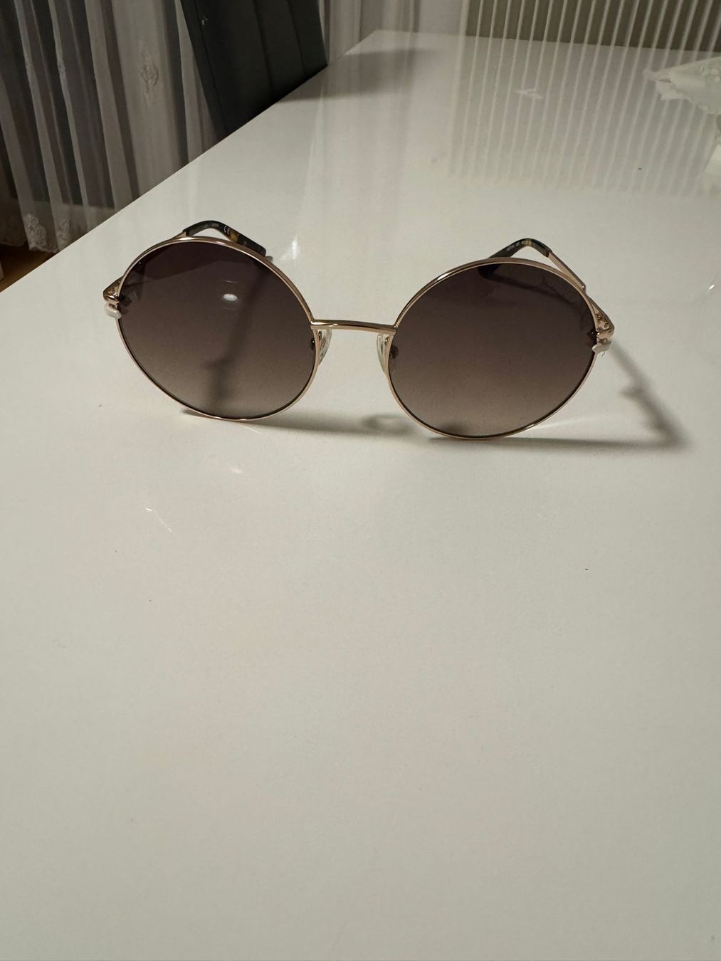 Guess Occhiali & Lenti: Guess Sonnenbrille original neuwertig – Nuovo (secondo la descrizione) da Dietikon venduto da Eleda