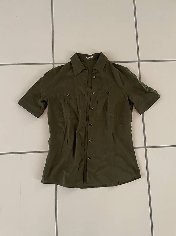 Chemisiers: MIUMIU Bluse Grösse 40 – D'occasion à Häfelfingen par JeremiasR