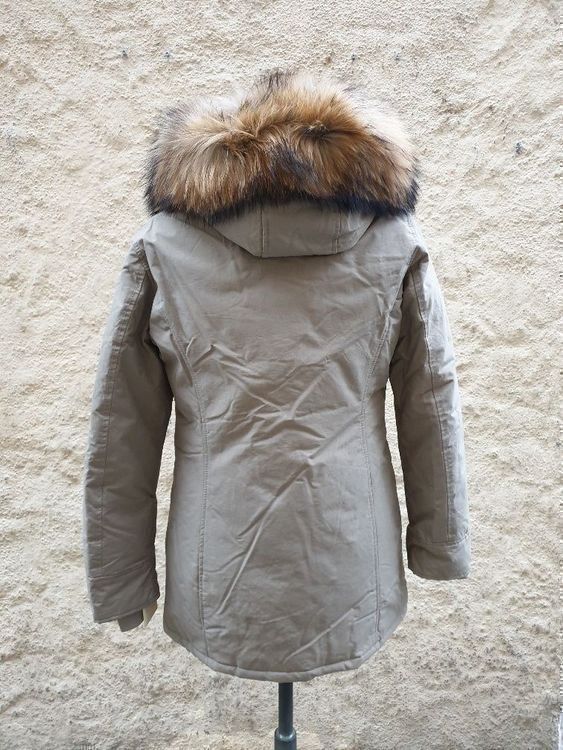 Jacken: DAMENJACKE MIT ECHTFELLKAPUTZE.          GR. M – Neu und originalverpackt aus Zürich von LIQUIDATOR.CP 2