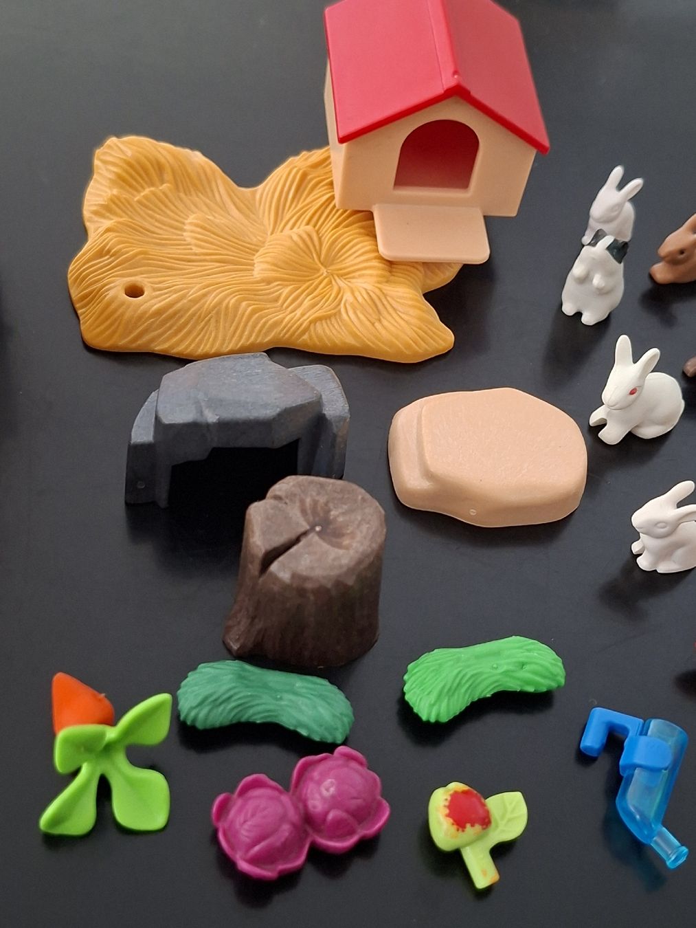 Playmobil Spielzeuge: Playmobil 6 Hasen, 2 Hamster , 2 Eichhörnchen – Gebraucht aus  von  2