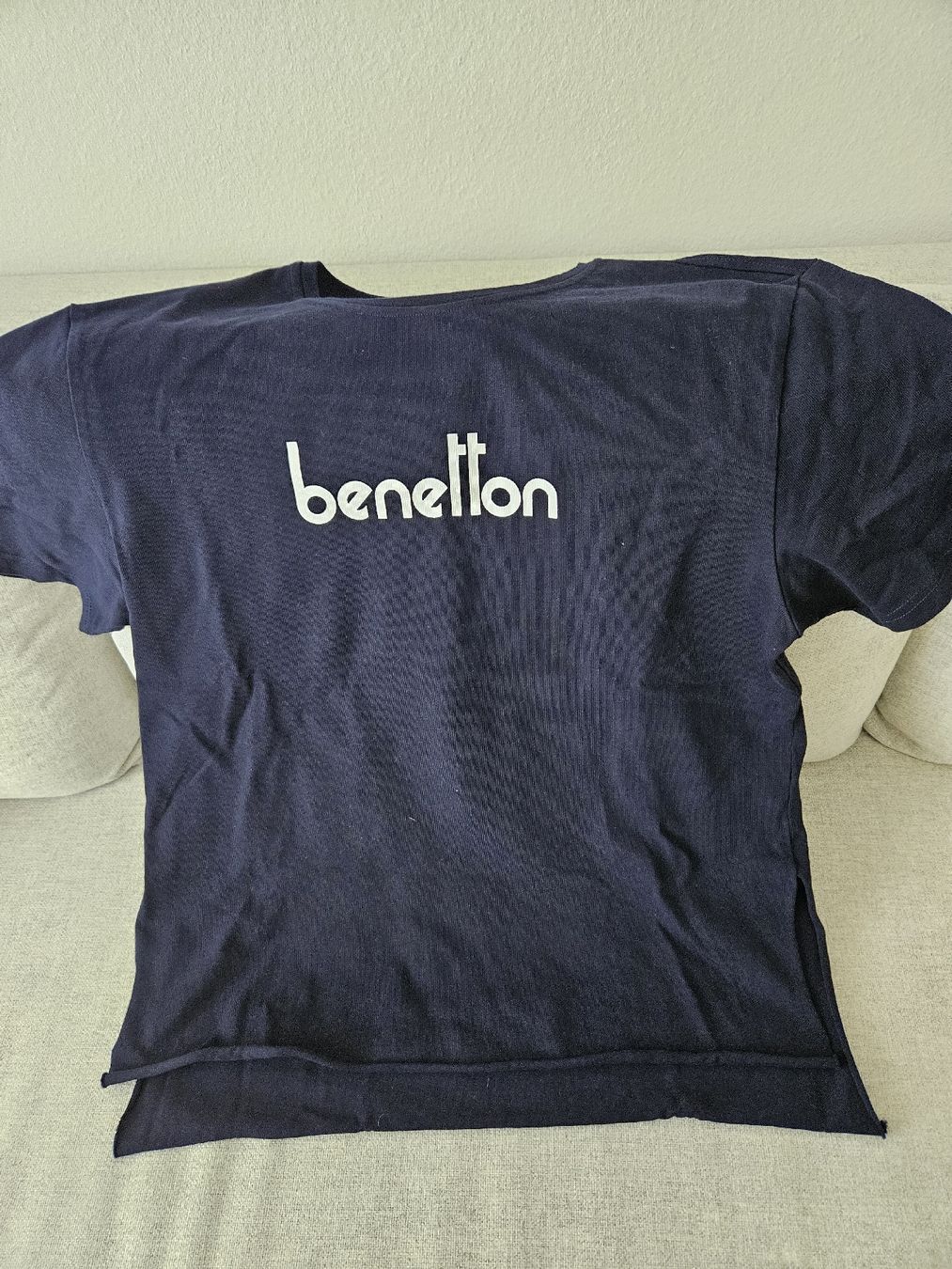 Benetton T-shirt: Benetton t-shrit – Nuovo (secondo la descrizione) da Yverdon-les-Bains venduto da enzine