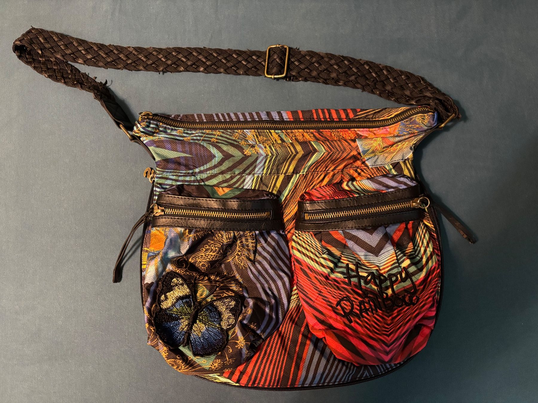 Desigual Borse da donna: Handtasche Desigual bunt gemustert mit Schmetterling – Usato da Bülach venduto da bjoernbenny