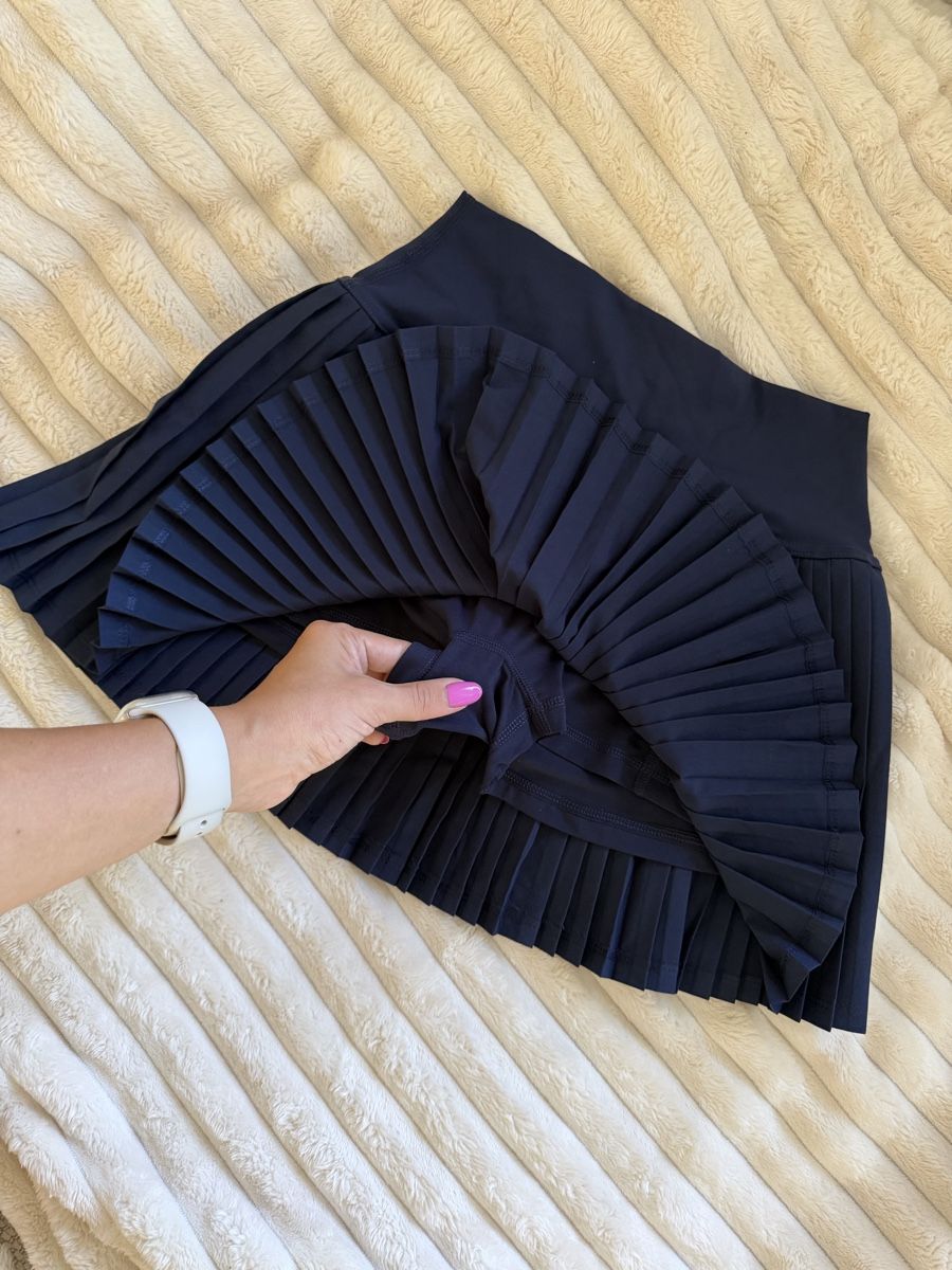 Gonne: Navy blue pleated skirt size S new – Nuovo e nell'imballaggio originale da Gränichen venduto da Domsiiiii