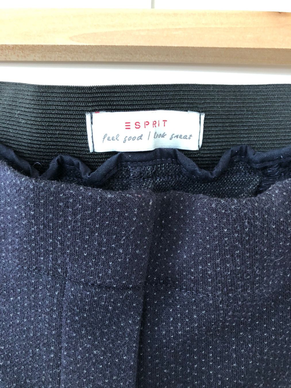 Esprit Pantaloni: Dunkelblaue Joggpant – Usato da Buchs SG venduto da Vrenilein 1