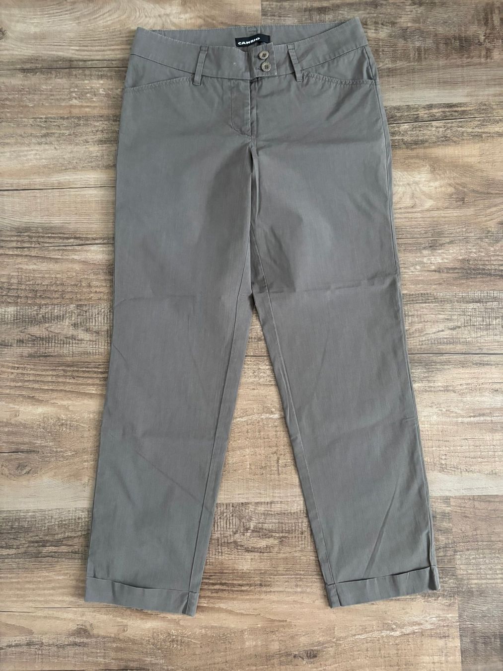 Cambio Hosen: Cambio Sommer Hose Kelsey graubraun - Grösse 34 – Gebraucht aus Kleinandelfingen von Baba23