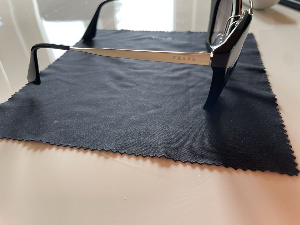 Prada Occhiali & Lenti: Elegante Prada Sonnenbrille – Usato da Thalwil venduto da Karina020 1