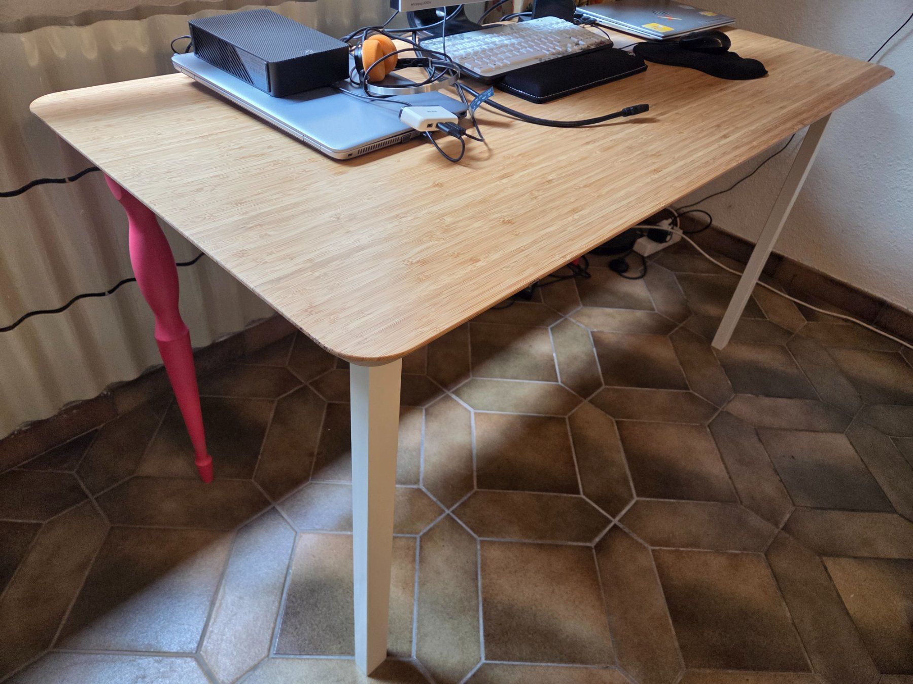 Ikea Scrivanie: Ikea bureau Anfallare / Hilber bambou – Usato da Athenaz (Avusy) venduto da anu_jc7j