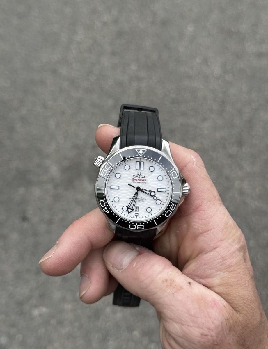 Omega Orologi: Omega Seamaster Diver 300m White Dial – Usato da Lausanne venduto da Afaq 1