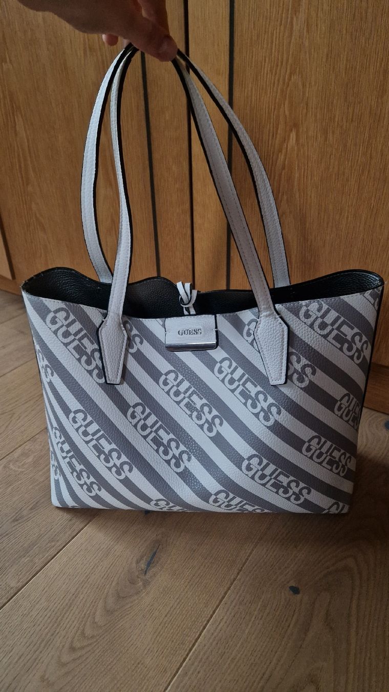Guess Borse da donna:  2 in 1 Guess Shopper Tasche – Usato da Mellingen venduto da BiBi.16