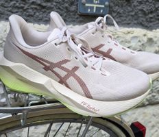 Asics Novablast 6 gr. 42.5