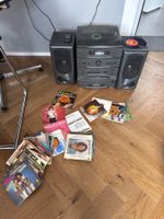 Stereoanlage mit Plattenspieler und vielen Schallplatten!
