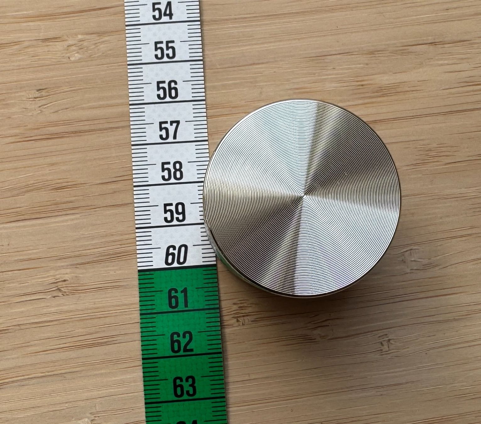 Tabacchi: silberner Metall Grinder, silver, Mühle – Nuovo e nell'imballaggio originale da Winterthur venduto da YaV 1