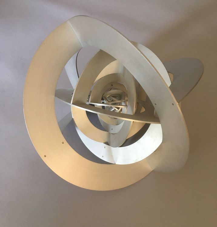 70er-jahre-design-skulptur-aus-aluminium-und-drehbar-kunst-kaufen