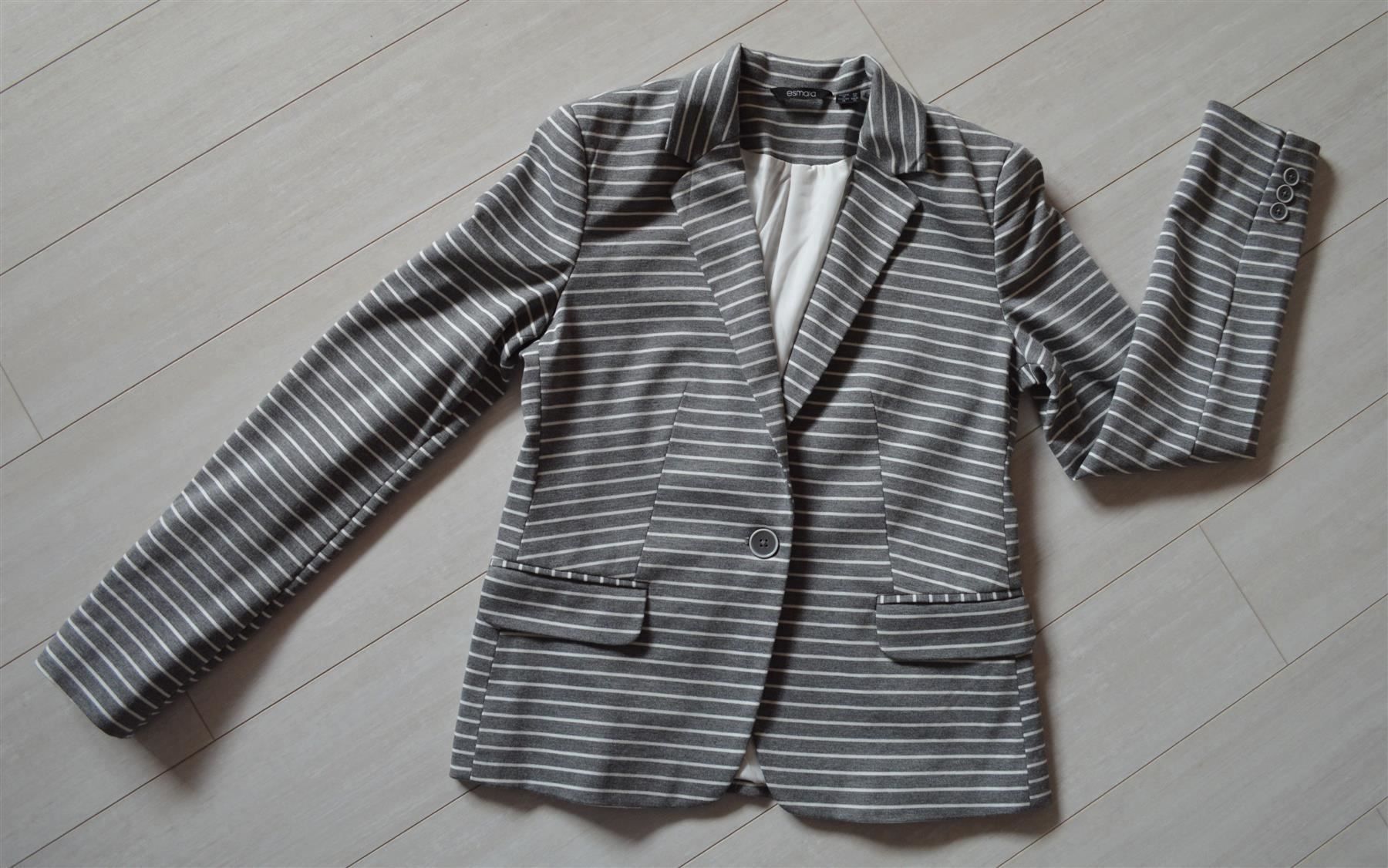 Giacche: Sweatjacke - Blazer Grösse 36 / neuwertig – Nuovo (secondo la descrizione) da Einigen venduto da Pretorius66 1
