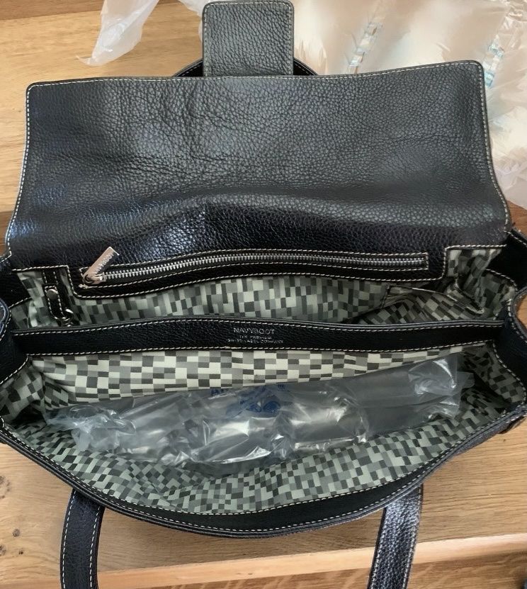 Navyboot Borse da donna: NAVYBOOT Tasche aus schwarzem Leder – Usato da Binningen venduto da Dodo21 2