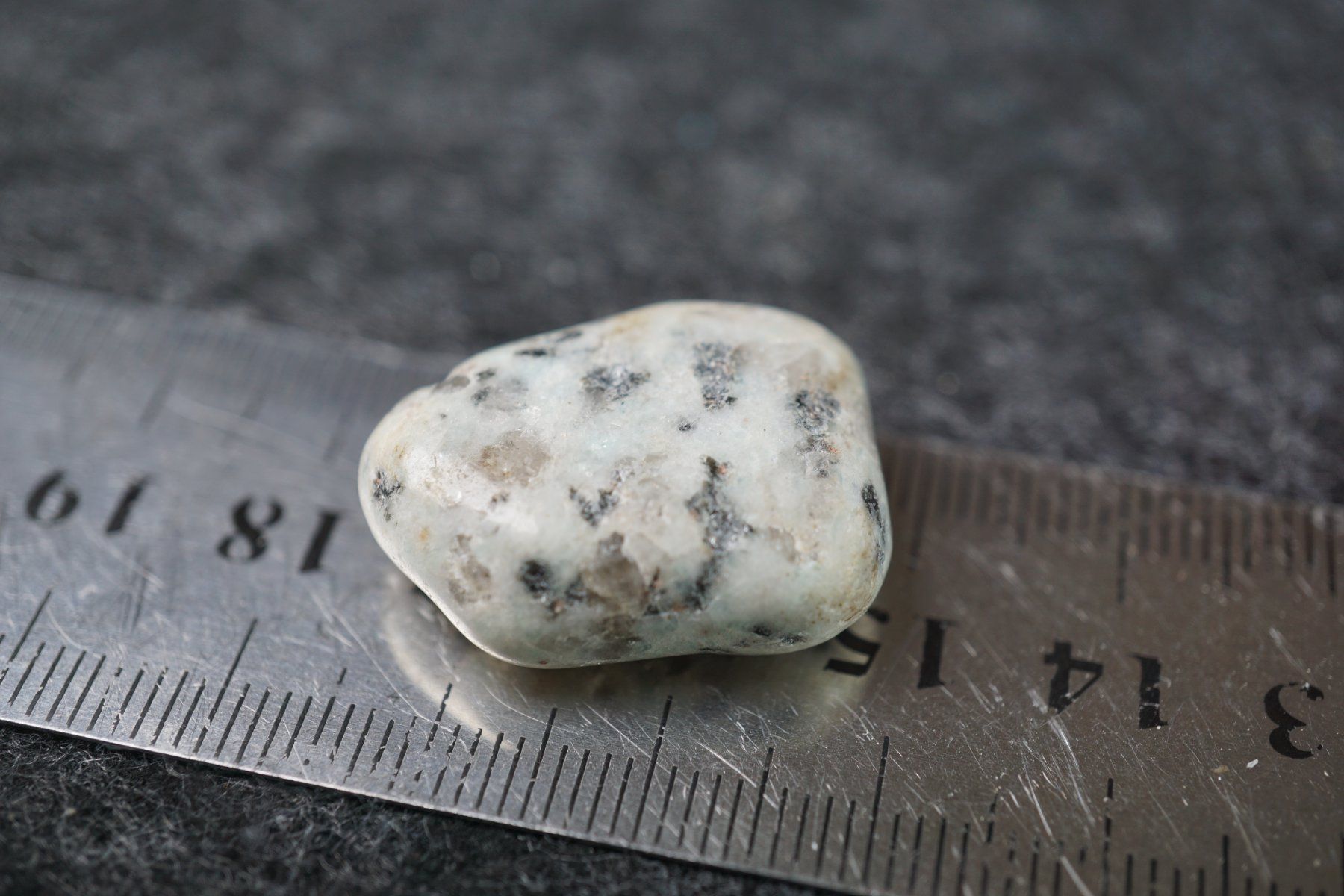 Mineralien & Heilsteine: Kiwi Stone  Trommelstein  ab 1.- – Neu und originalverpackt aus Eschenbach SG von