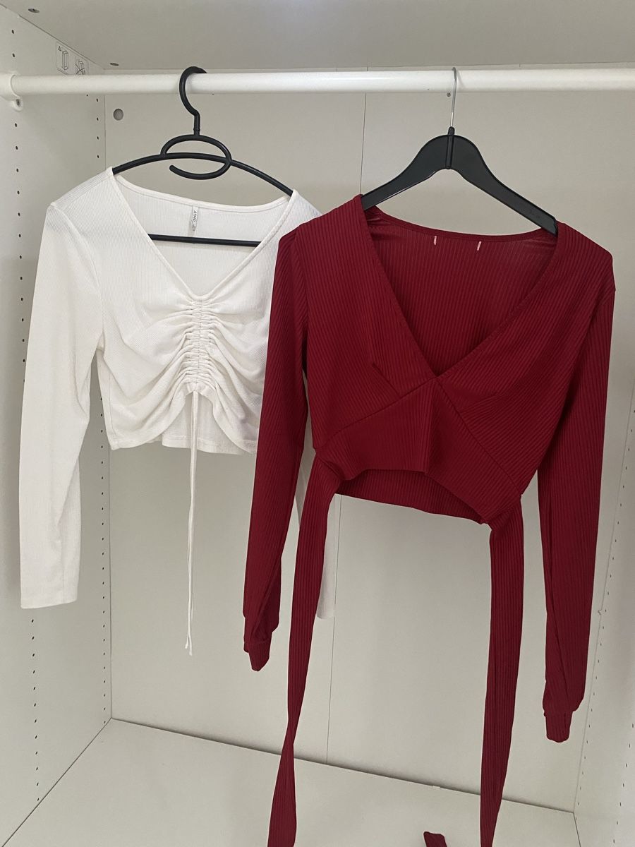 Top: 2 süsse Damen Crop Tops Gr. S – Usato da Winterthur venduto da Tizza_L