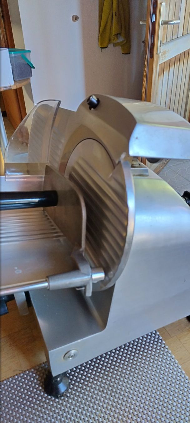 Fero Appareils de cuisine: Aufschnittmaschine Fero – D'occasion à Rothrist par Sheriff94 2