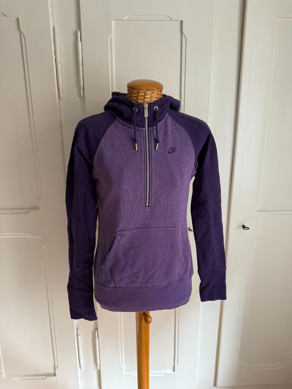 Nike Pullover & Sweatshirts: NIKE - Hoodie Sweatshirt violett S – Gebraucht aus Zürich von Diazaio