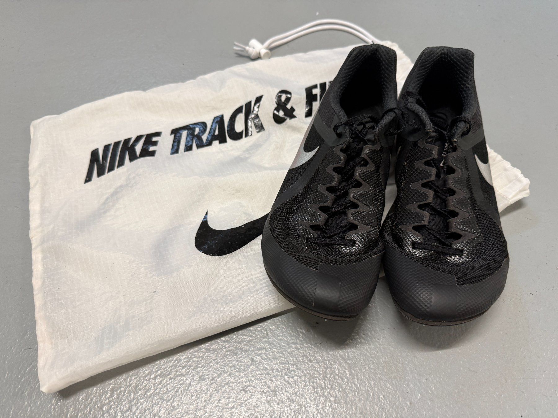Nike Scarpe da uomo: Nike Rival Multi Sprint Laufschuhe Grösse 41 mit Tasche – Usato da Schinznach Dorf venduto da Joyce75