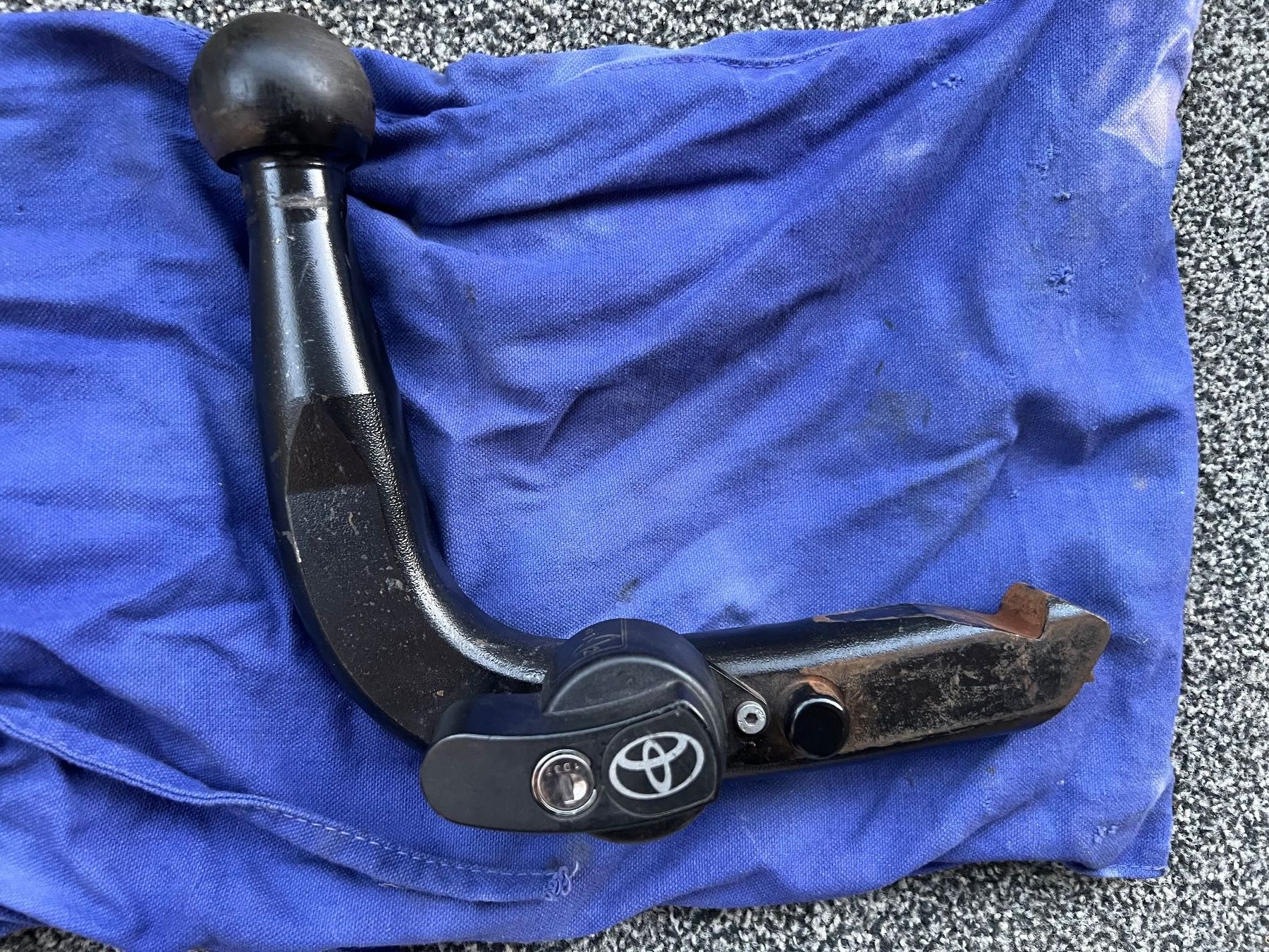 Anhängerkupplungen: Anhängerkupplung von Toyota – Gebraucht aus Unterentfelden von Mcgisi 1