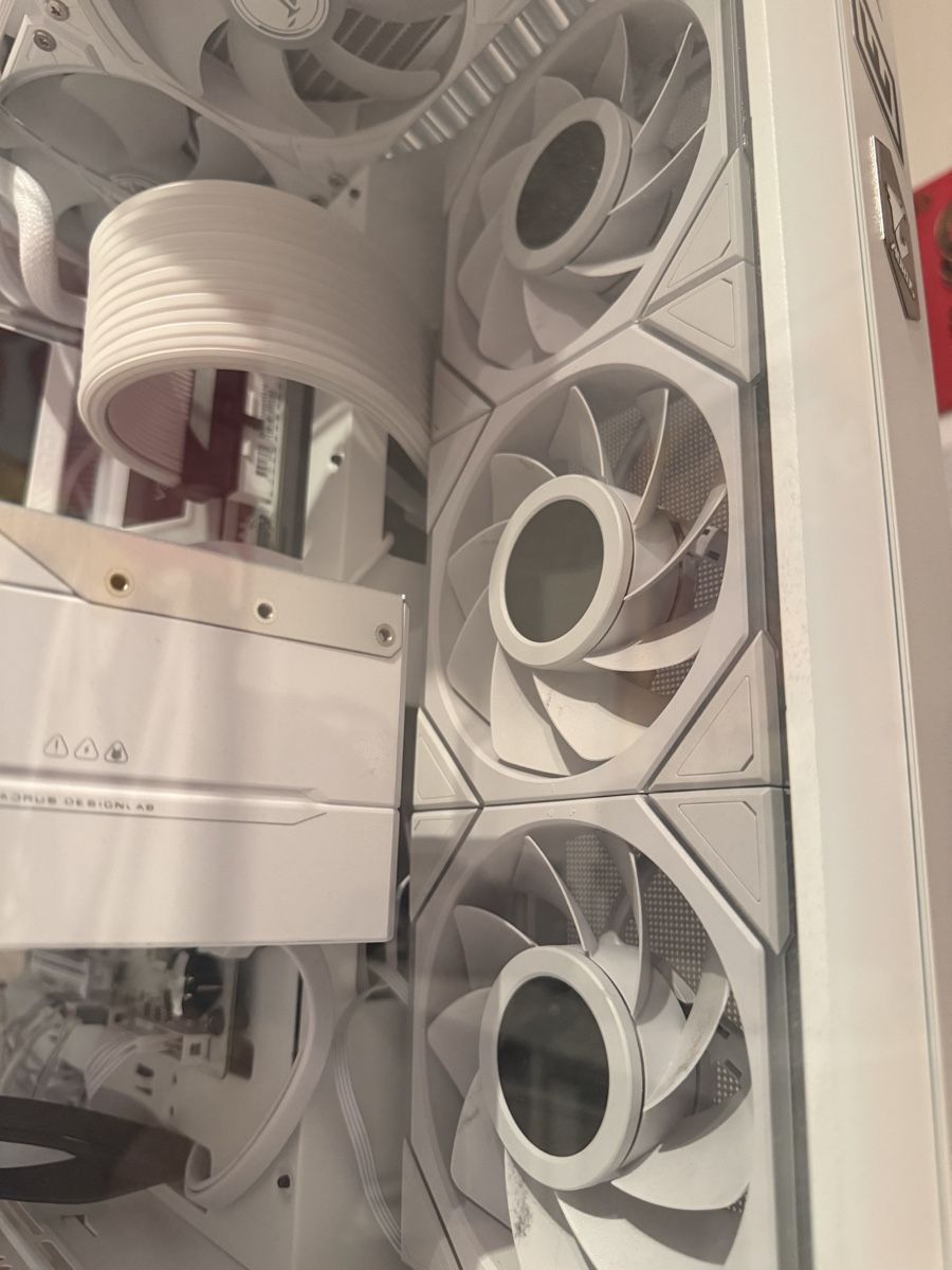 PCs: High-End Gaming Pc (RTX 5080 Master Ice) – D'occasion à Wil SG par nev_9bpf 3