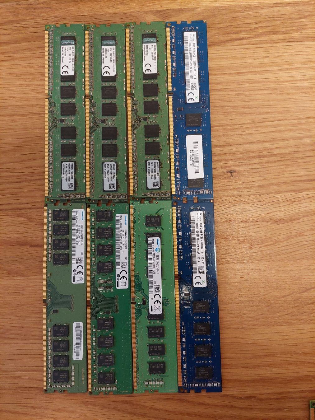 Mémoires / RAM: Lot de 8 x 8 Gb RAM DDR3 – D'occasion à Meyrin par aki_1971
