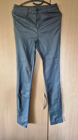 Hose in Leder Optik, Grau, Grösse M, Top Zustand!
