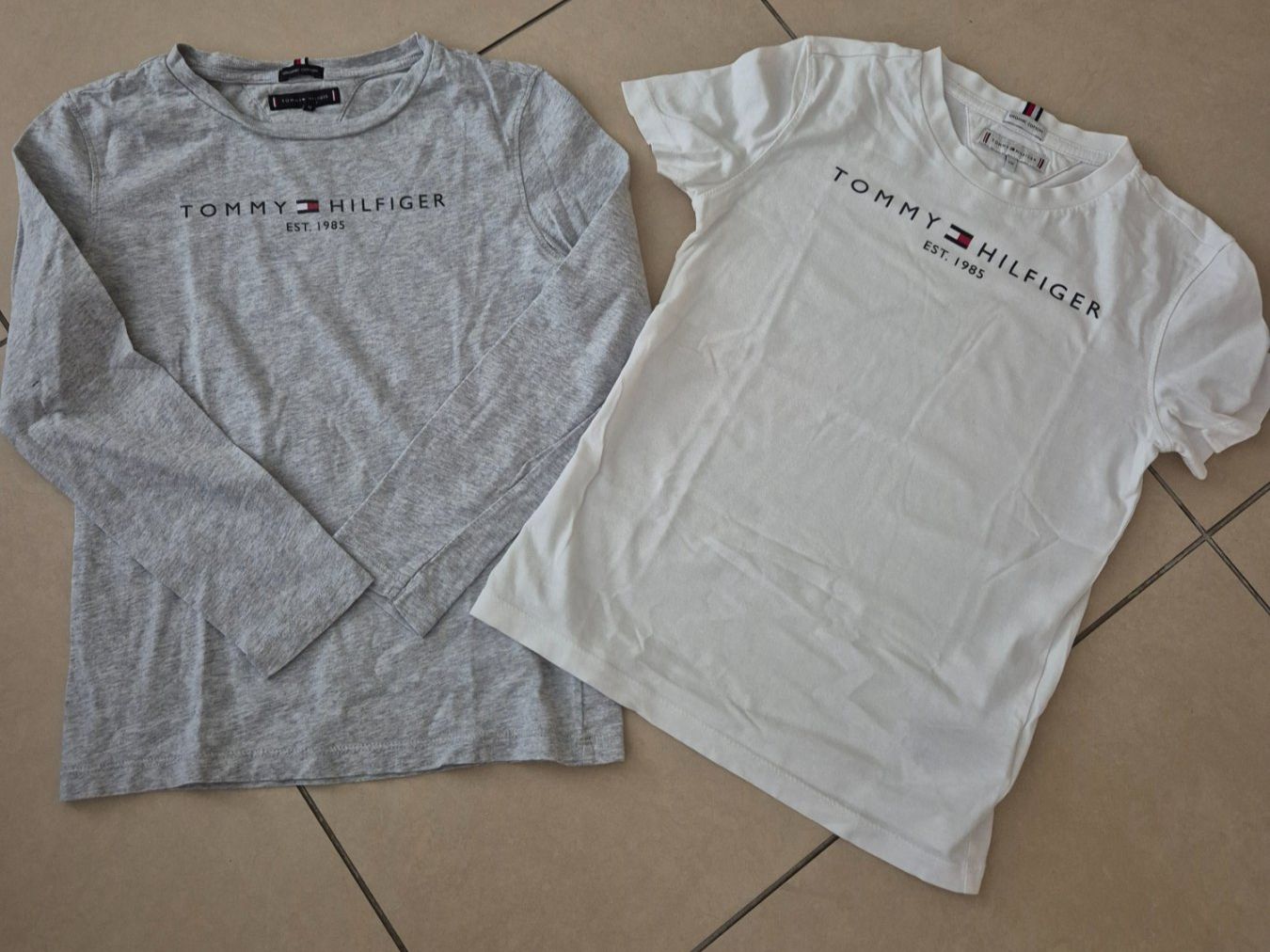 Tommy Hilfiger Camicie, T-shirt & Polo: 2 t-shirts manches courtes garçon – Usato da Sierre venduto da syl_6x2h 1
