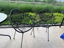 2 Gartenstühle zu verkaufen – guter Zustand