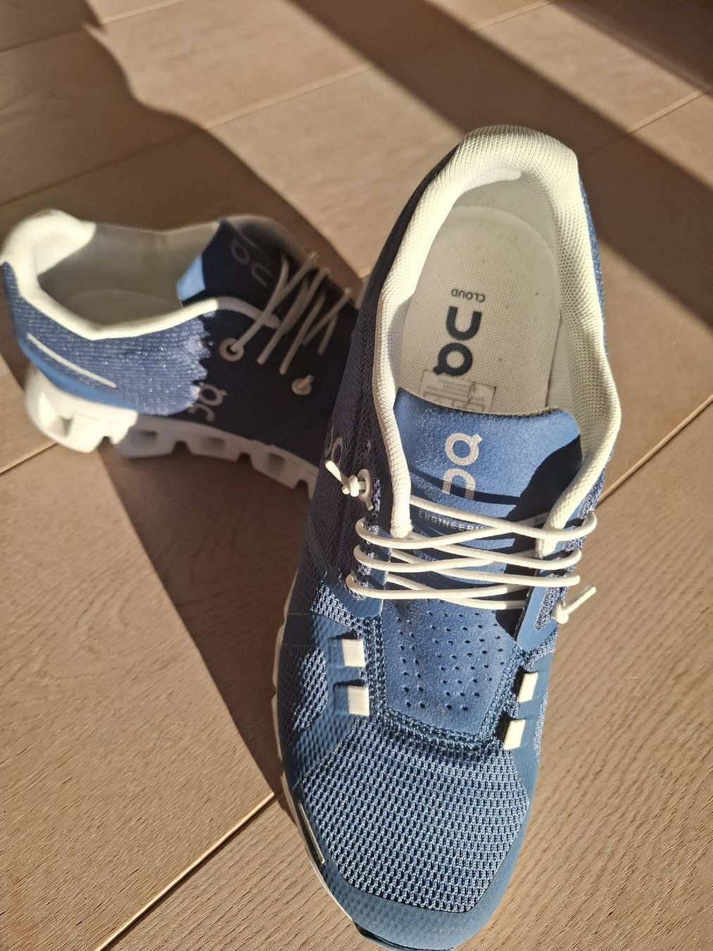On Damenschuhe: ON Cloud 6 blau Damen 37.5 – Gebraucht aus Seuzach von ssz_j8tb 1