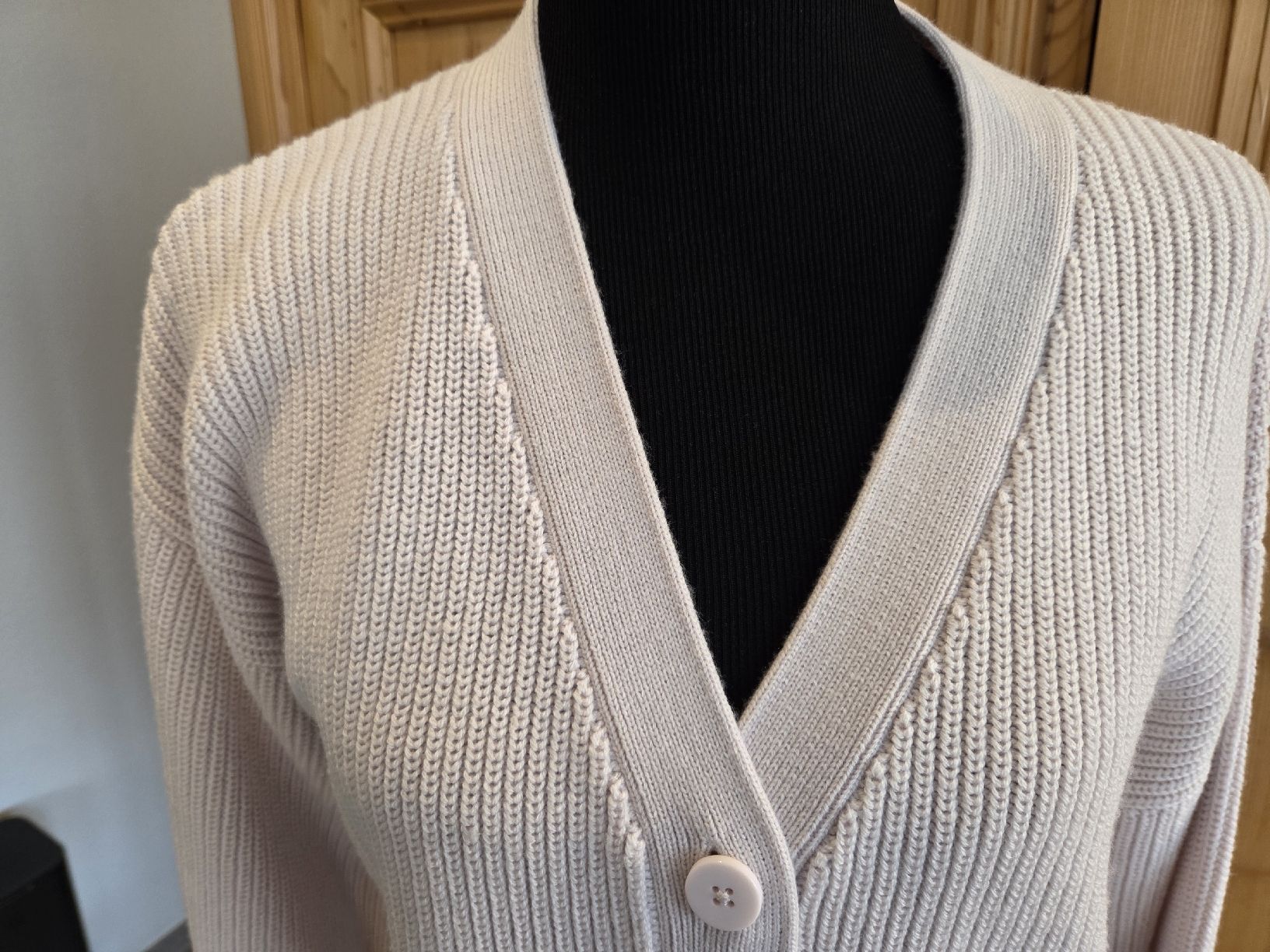 Giacche: schöne Strickjacke, Unq – Nuovo (secondo la descrizione) da Wiesendangen venduto da Sinhuk 3