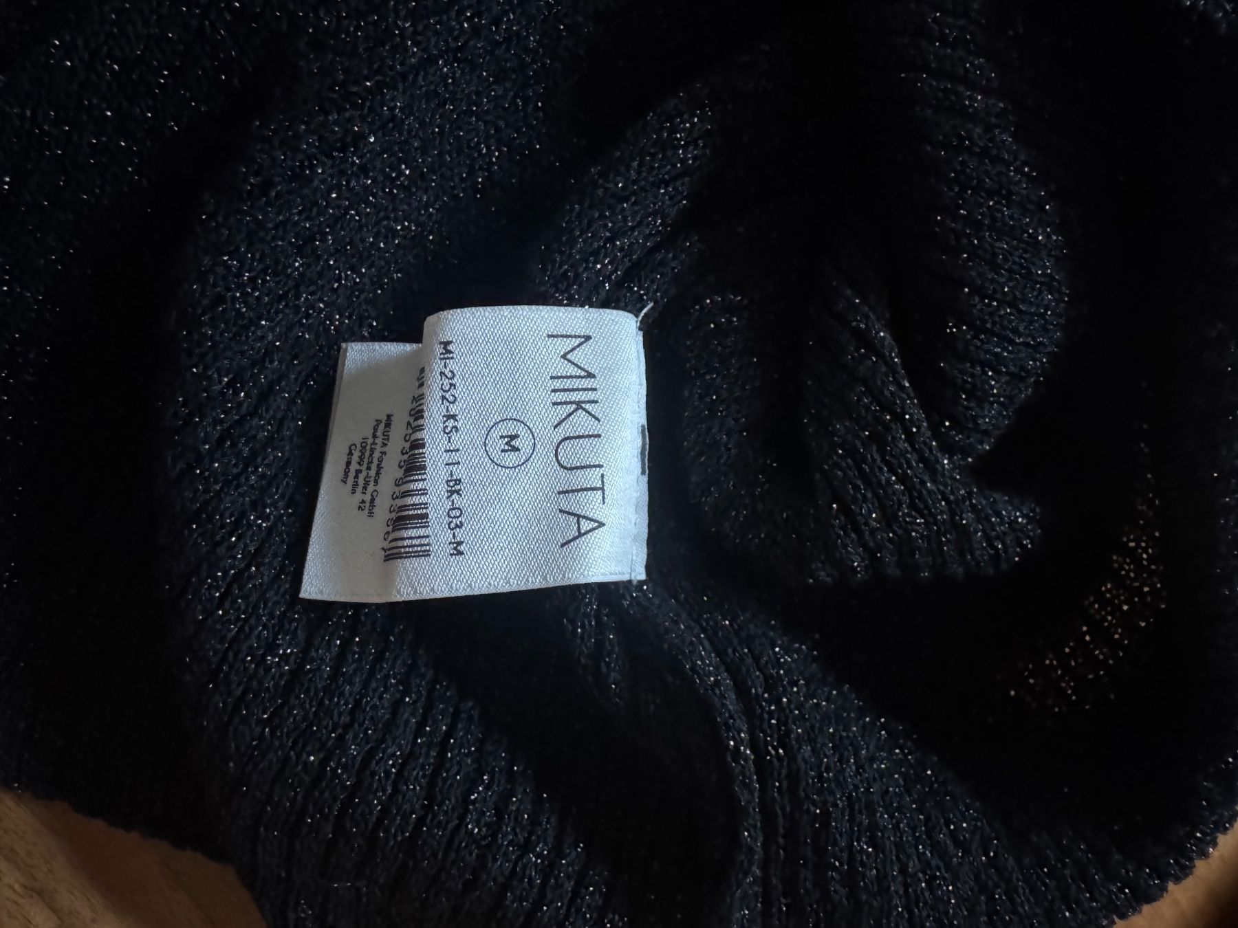 Maglioni & Felpe: MIKUTA Pullover, schwarz mit dezentem Glitzer, Grösse M – Usato da Wabern venduto da coody33 2