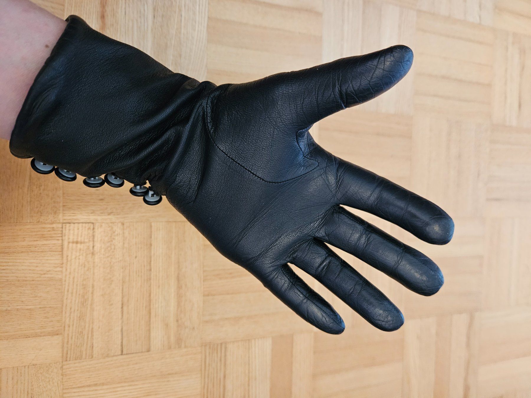 Handschuhe & Handstulpen: Klassiker Leder Handschule Gr 6 – Gebraucht aus Regensdorf von bus_dn2t 3