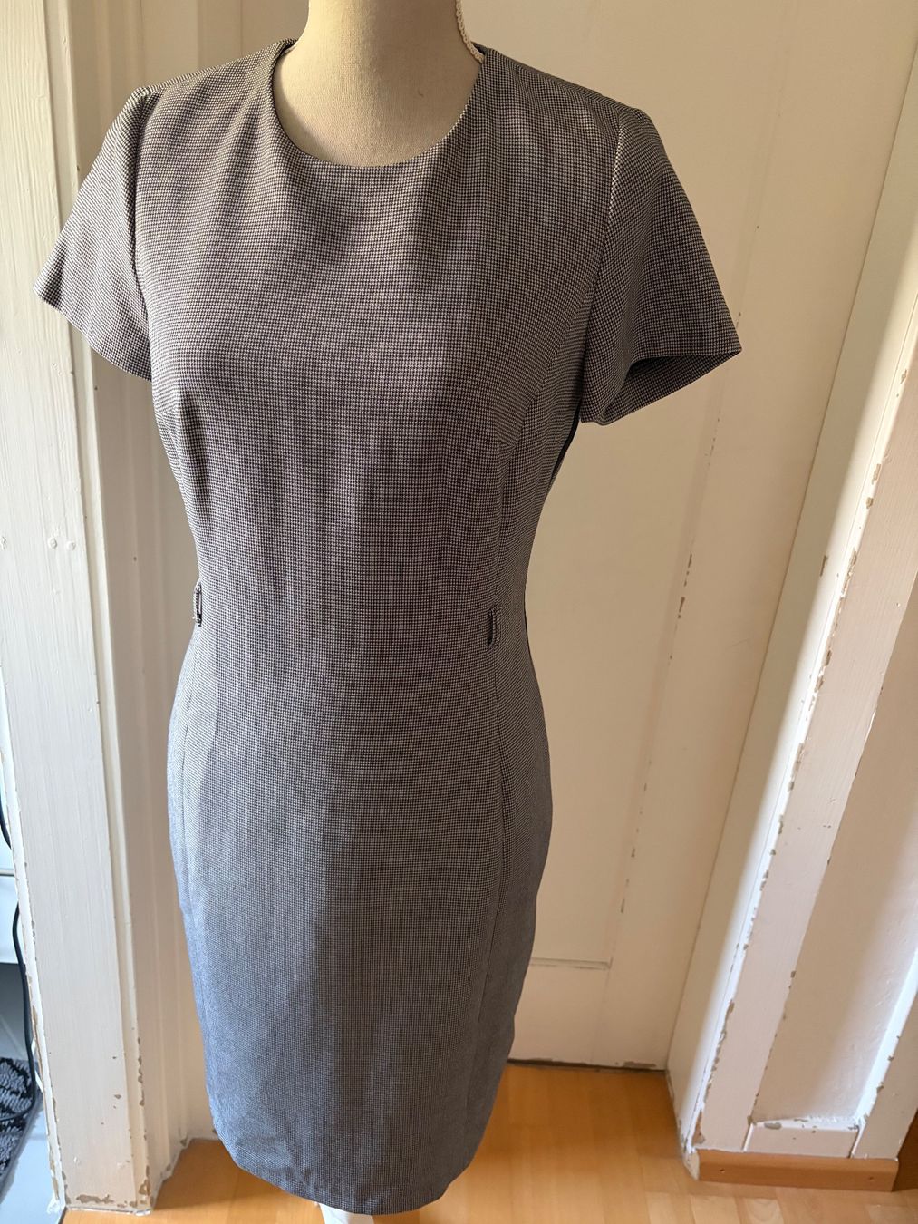 Esprit Kleider: Schönes Business Kleid von Esprit – Gebraucht aus Schaffhausen von _queen_c