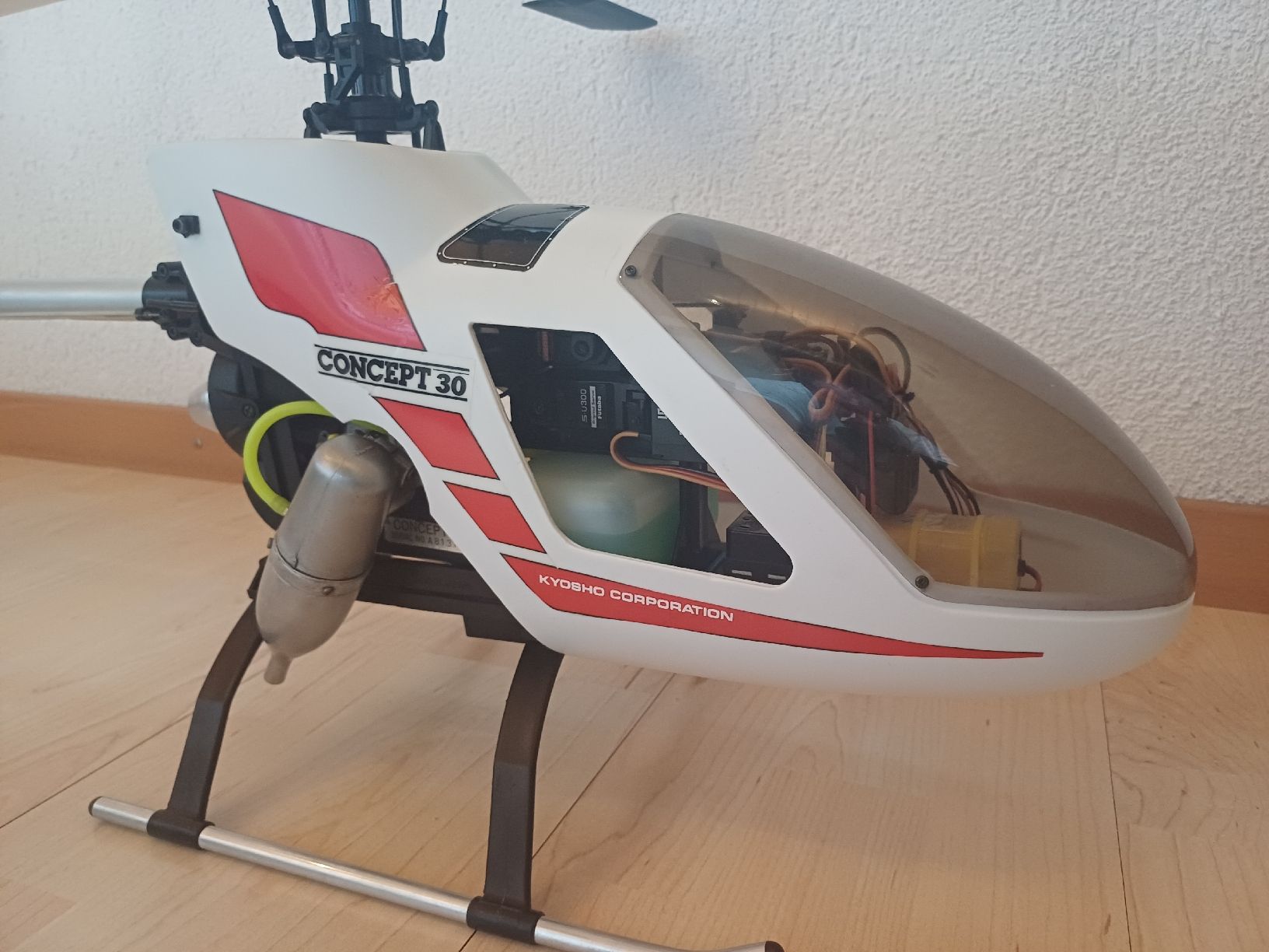 Kyosho Modellismo RC: Kyosho concept 30 – Nuovo (secondo la descrizione) da Ittigen venduto da mar_hbr9 2