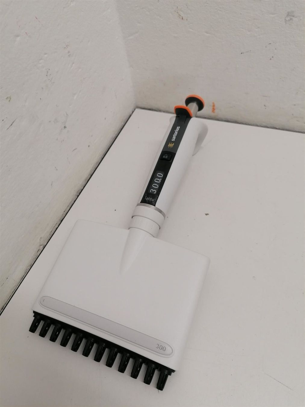 Accessori da laboratorio: Sartorius Tecta 12 Chanel - 30-300uL – Usato da Niederdorf venduto da LeptonAG_Labor 2