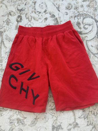 GIVENCHY Shorts rot Grösse M guter Zustand