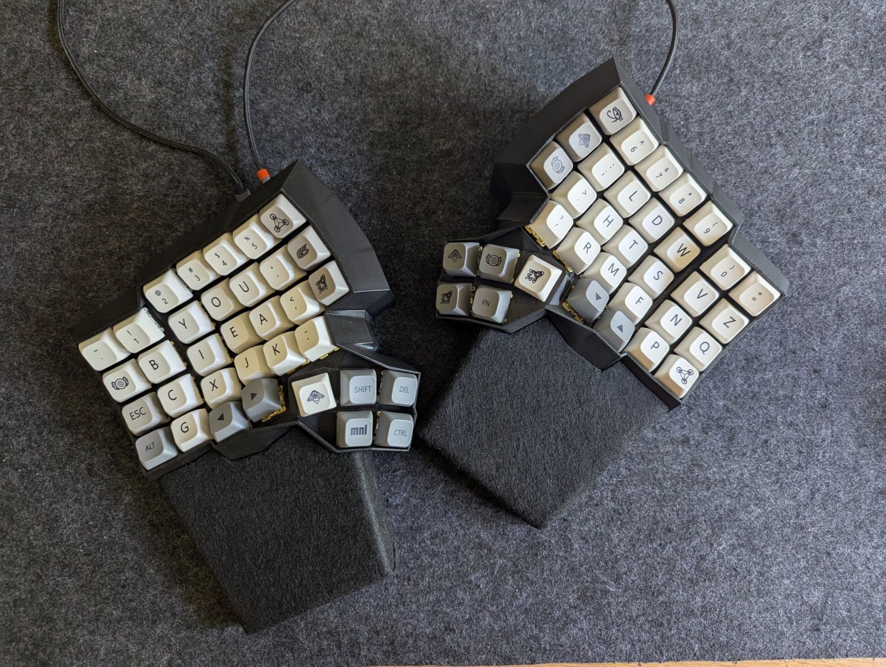 Tastiere: Dactyl Manuform Shield 68 mit Wrist Rest – Nuovo (secondo la descrizione) da Olten venduto da Aramkeebs